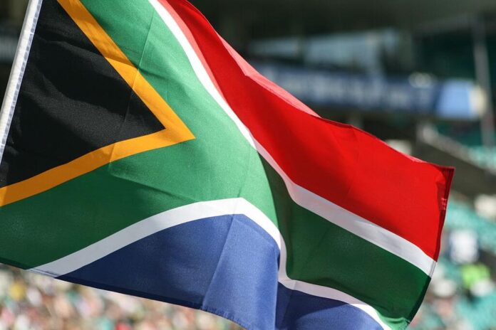 32,00 SIGNATURES GATHERED BY THE DA FROM PEOPLE AGAINST THE 22 MILLION SOUTH AFRICAN FLAG