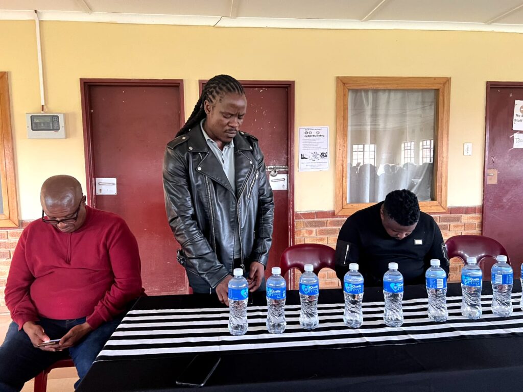 T he Betusile Mcinga Foundation and Nkokheli 'Volo Da Saint' Twabu held a charity drive at Vukuzenzele Special School where they gave away hygiene kits to the learners.