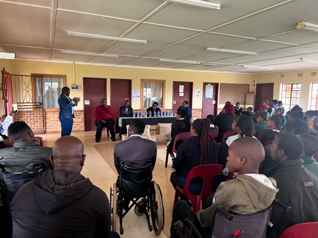 T he Betusile Mcinga Foundation and Nkokheli 'Volo Da Saint' Twabu held a charity drive at Vukuzenzele Special School where they gave away hygiene kits to the learners.