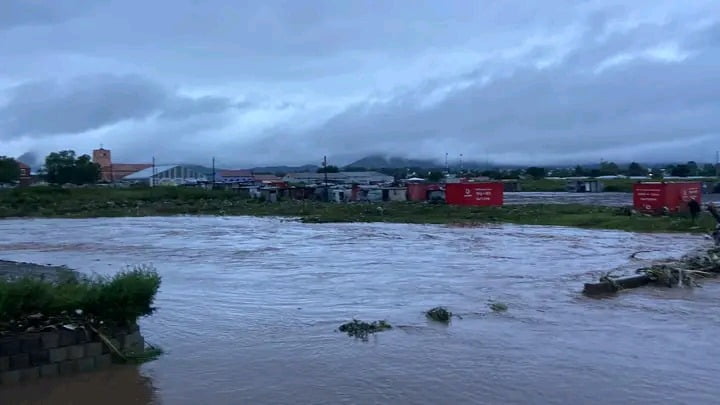 Komani River had an overflow because of the heavy rain that occurred in the early hours of Wednesday 08 February 2023. Low-lying areas were the most affected by the flooding. 
People that are affected from Silvertown informal settlements were evacuated from their homes, with the help from disaster management team of Chris Hani District Municipality. Gali Thembani Special School is used as a shelter for those that are affected by the rain.

Eastern Cape Department of Health said due to power outage in the area, Frontier Hospital has been affected and is currently operating with backup generators. 
