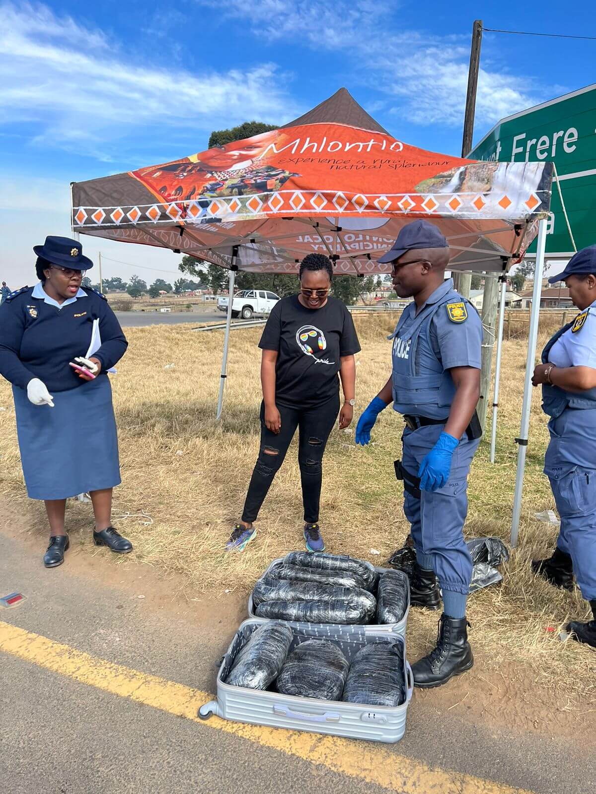 TRAFFIC OFFICERS AND OTHER LOCAL LAW ENFORCEMENT AGENCIES SHOWCASE EXPERTISE IN MHLONTLO LOCAL MUNICIPALITY