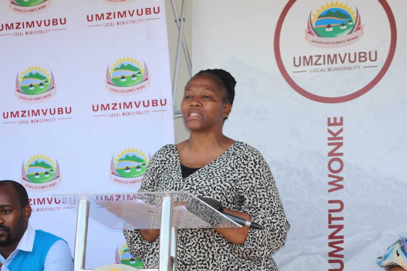 Toleni Senior Secondary School (SSS) is one of the first schools within Umzimvubu Local Municipality to have access to unlimited internet connection.Toleni SSS is based in KwaShushu village around Dangwana under KwaBhaca. It is also a new school that opened few years ago.
TOLENI SENIOR SECONDARY SCHOOL RECIEVED UNLIMITED WI-FI 