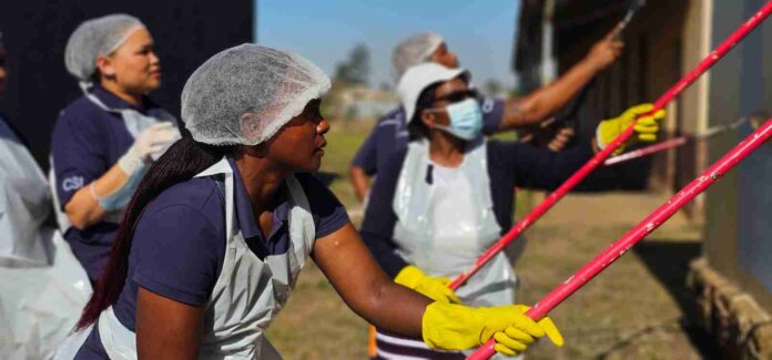 Wild Coast Sun Staff Roll Up Sleeves For 67 Minutes On Mandela Day