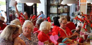 Nelson Mandela University to host ‘hugest happiness blanket in the world’ Nelson Mandela University to host ‘hugest happiness blanket in the world’