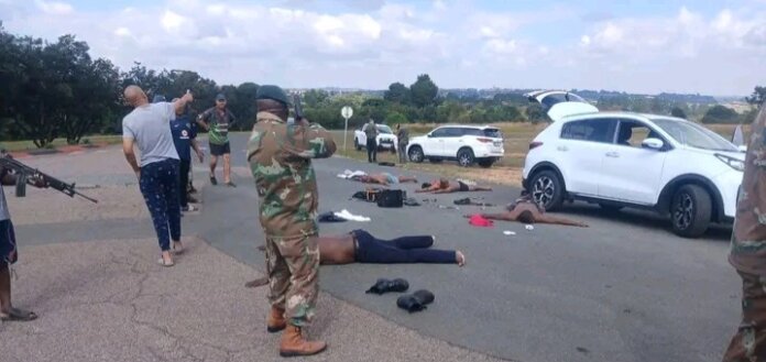 Soldiers arrest car thieves at Tek Base.