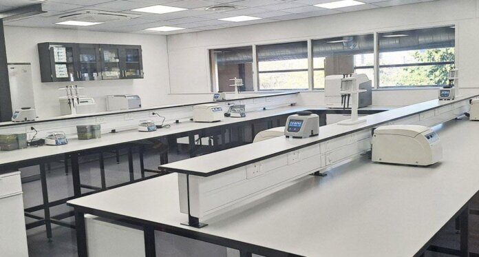 CATIR LAB Deputy Minister Nomalungelo Gina hailed the CATIR launch in Pretoria as a key step in boosting SA’s scientific capacity and training future researchers.