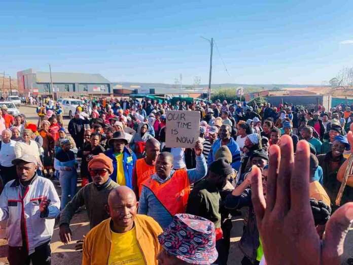 Residents Shut Down Bizana in Protest Over Land Grabs and Municipal Corruption Residents Shut Down Bizana in Protest Over Land Grabs and Municipal Corruption