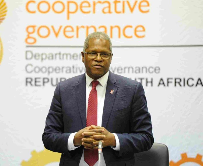 Min Hlabisa With CoGTA EXCO Min Hlabisa With CoGTA