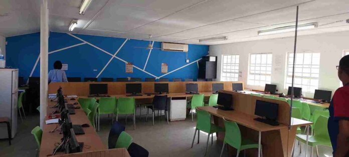 Ndzondelelo High School MetroFibre takes connectivity to Ndzondelelo and Loyiso High Schools in Zwide