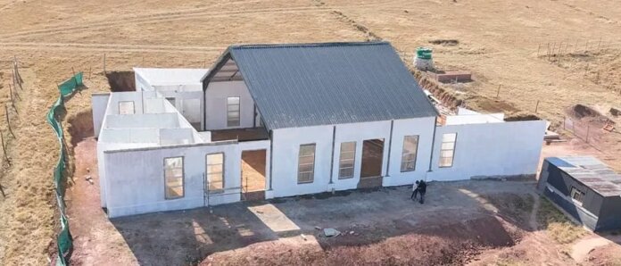 Kumkani Mhlontlo Municipality Inspects Sithangameni Community Hall Kumkani Mhlontlo Municipality inspects sithangameni community hall