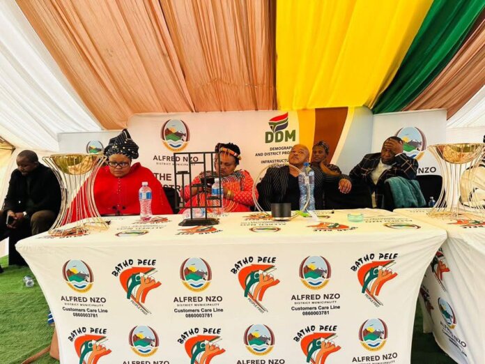 alfred nzo municipality celebrates womens art luyengweni