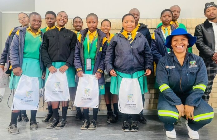 Llundini Local Municipality DFFE lead arbor month drive at Luzie Drift Primary
