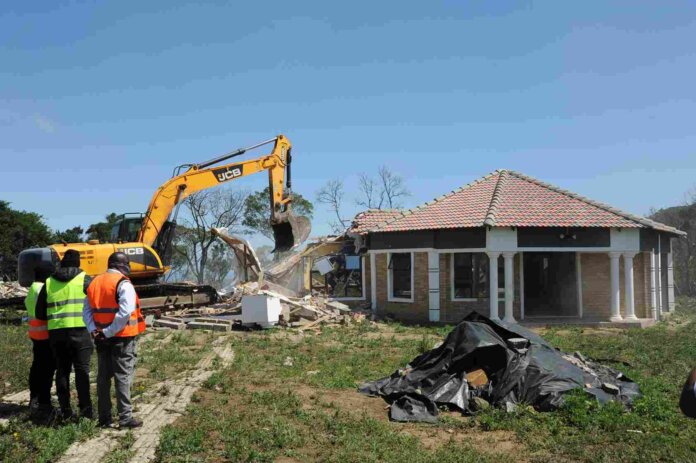 EFF Slams Ongoing Ward 31 Demolitions