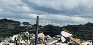 EFF Blocks Demolitions in Ward 31, eBhongweni These are scenes from Ward 31 in eBhongweni