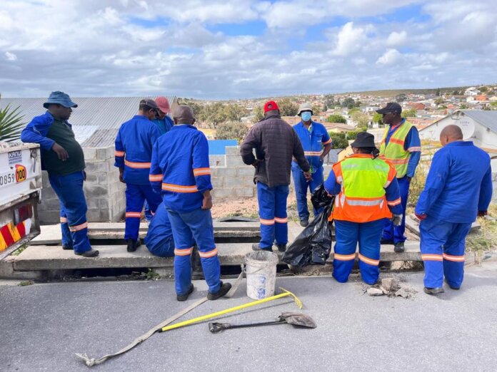 Van Niekerk Leads Service Delivery Drive In Gelvandale Van Niekerk Leads Service Delivery Drive in Gelvandale