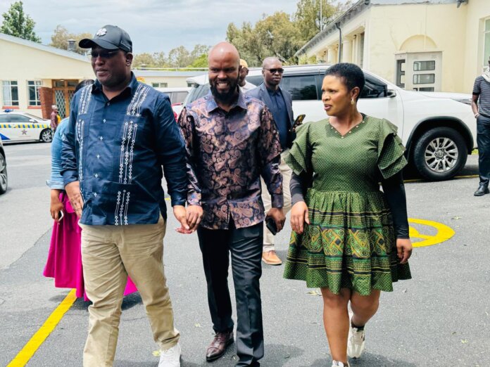 Oscar Mabuyane visits Matatiele hospital to welcome New Year babies