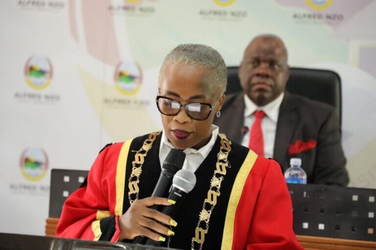 Executive Mayor Cllr Tsileng Sobuthongo