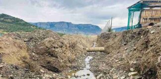 Maxesibeni water outage spreads as two pipeline bursts hit town and Ntlentzi Alfred Nzo District Municipality says repairs underway, residents rely on water tankers